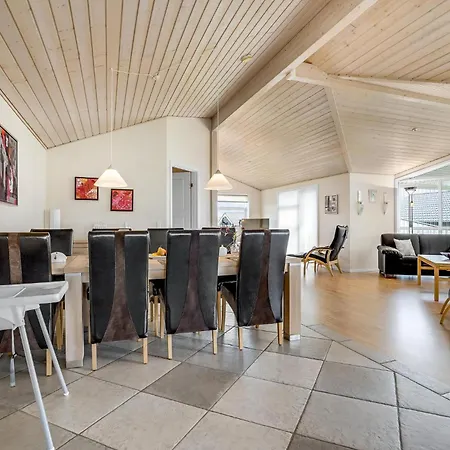 Feriehus Beautiful In With 4 Bedrooms, Sauna And Wifi 2 *