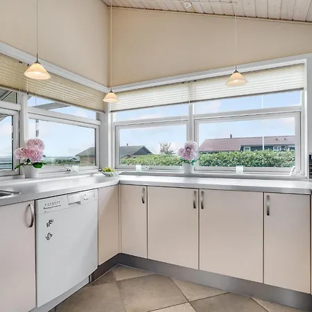 Beautiful In With 4 Bedrooms, Sauna And Wifi 2 Feriehus